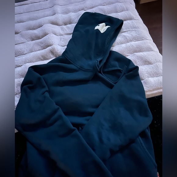 Free city sweatshirt worn once fits like a M/L - Picture 2 of 2